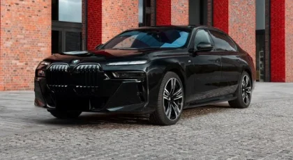 BMW-7-Series-black-3-600x400